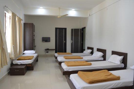 Ashirwad Comforts Hotel Kalasa Exterior foto